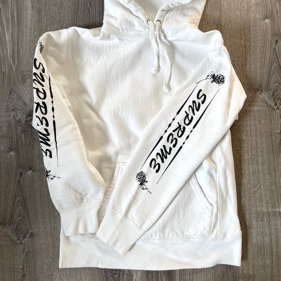 Supreme Other - Supreme Roses White Black Pullover Hoodie Small